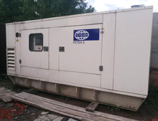 БУ дизельный генератор FG Wilson P275H-2 в кожухе - фото