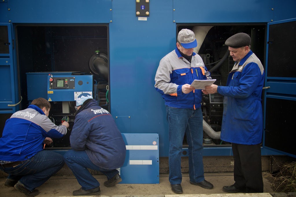 Установка дизельных и газовых генераторов, монтаж дизель электростанций ...